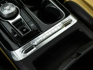 Kia  15