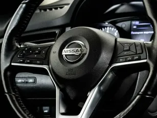 Nissan  11