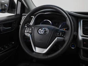 Toyota  16
