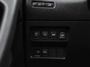 Nissan  16