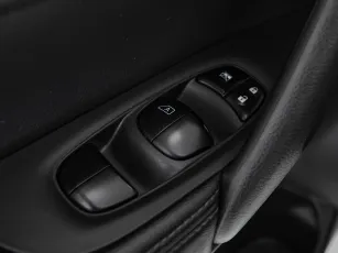 Nissan  19