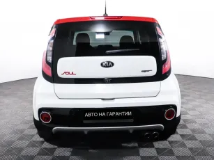 Kia  6