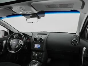 Nissan  10