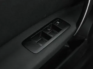 Nissan  15