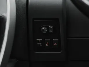 Nissan  16