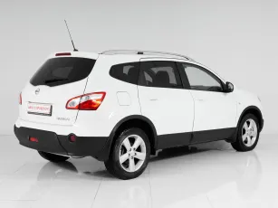 Nissan  4