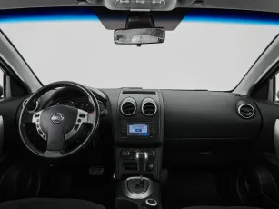 Nissan  8