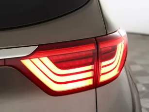 Kia  8