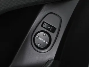 Hyundai  11