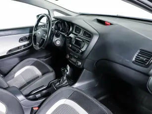 Kia  10