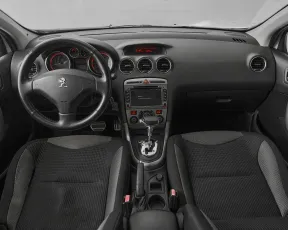 Peugeot  8
