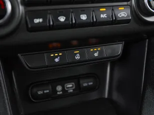 Kia  12