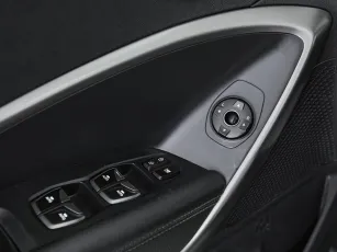 Hyundai  10