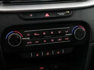 Kia  9