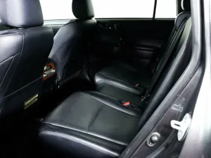 Toyota  12
