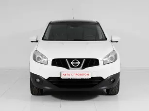 Nissan  2