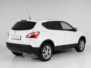 Nissan  4