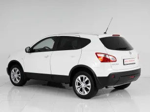 Nissan  5