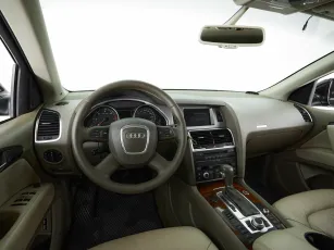 Audi  9
