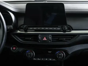 Kia  8