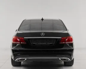 Mercedes-Benz  5