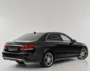 Mercedes-Benz  6