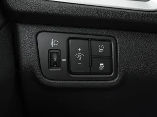 Hyundai  12