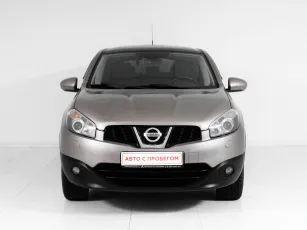 Nissan  2