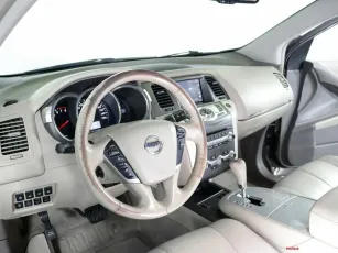 Nissan  9