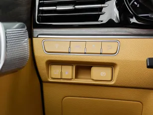 Kia  23