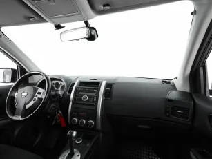 Nissan  10