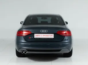 Audi  6