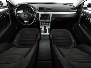 Volkswagen  8