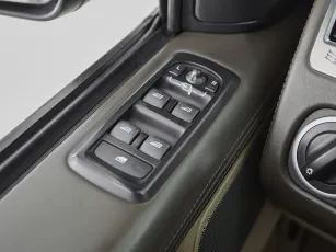 Land Rover  13