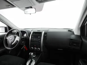 Nissan  10