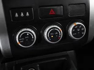 Nissan  12