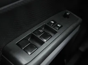 Nissan  15