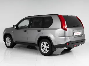 Nissan  5