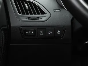 Hyundai  12