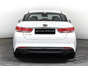 Kia  6