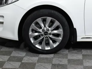 Kia  8
