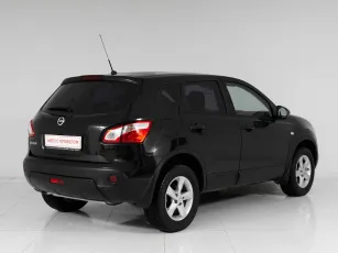 Nissan  4