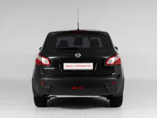Nissan  6