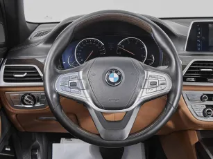 BMW  11