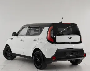 Kia  4