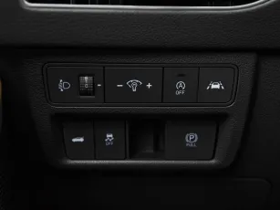 Hyundai  12