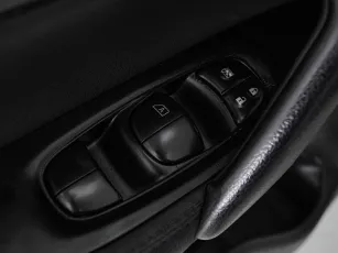 Nissan  11