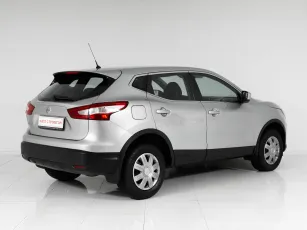 Nissan  4