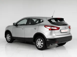 Nissan  5