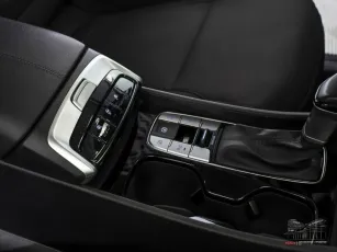 Hyundai  12